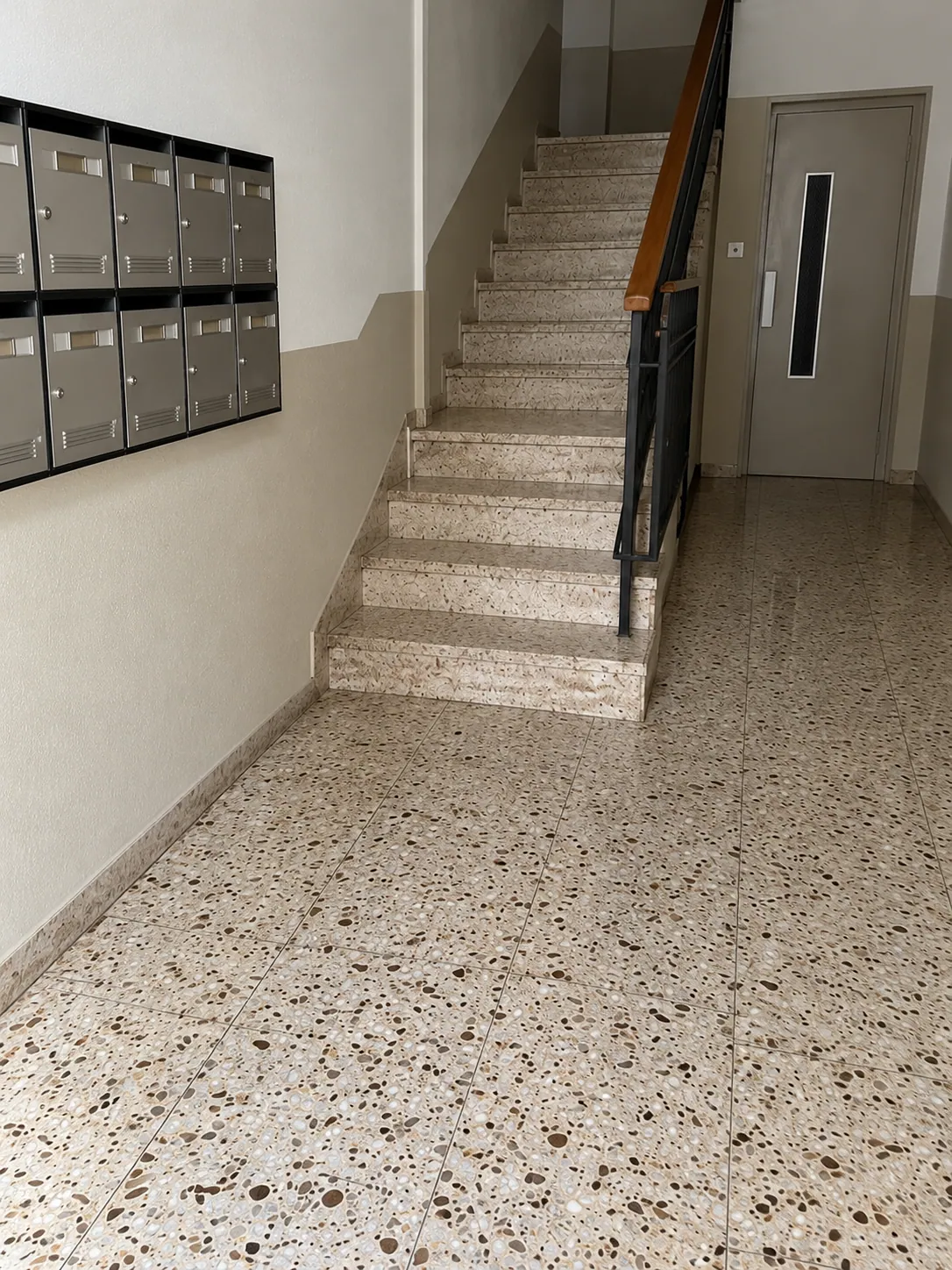 Detall il·lustratiu: Renovació d’un vestíbul comunitari